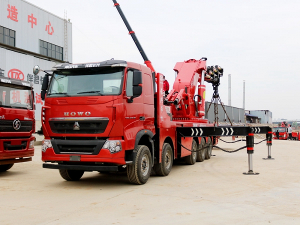 重汽豪沃五軸130噸汽車起重機(jī)