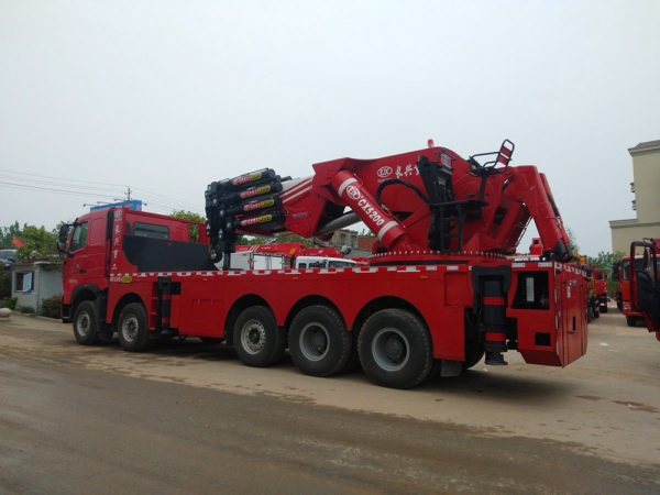重汽豪沃五軸130噸汽車起重機(jī)
