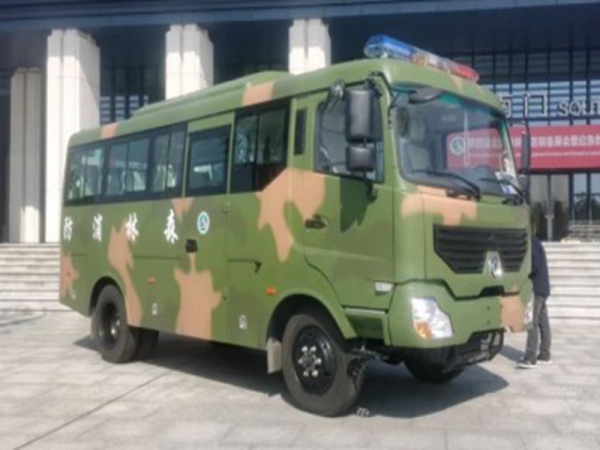 國六23座四驅(qū)運(yùn)兵客車