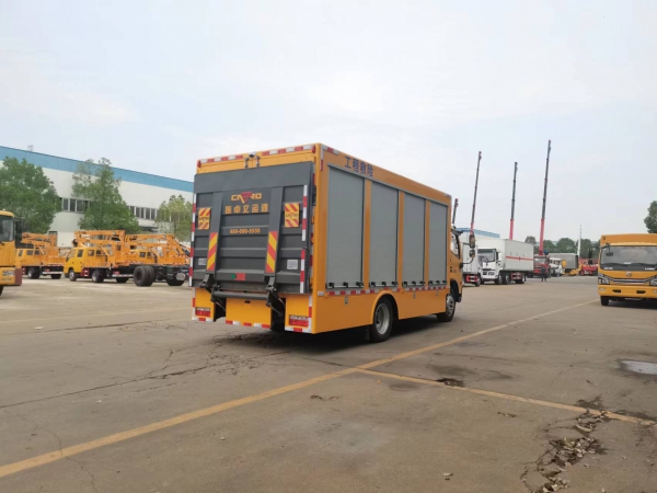 東風多利卡D7 2000方排水車（便攜）