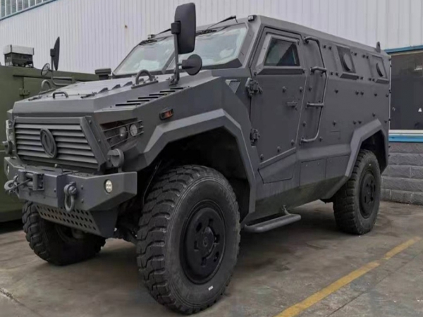 10-12座裝甲兩棲運兵車