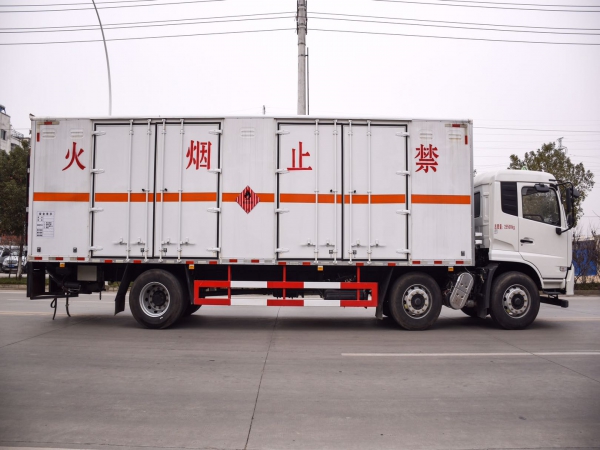 國六天錦小三軸廂式運輸車
