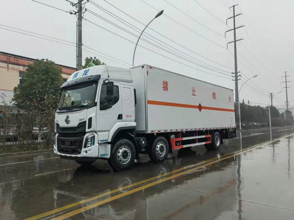 柳汽三軸民爆車（9.6米）