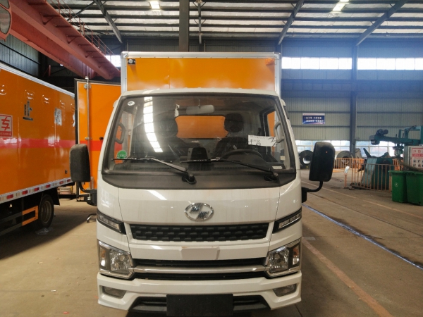 躍進(jìn)福運(yùn)S80爆破器材運(yùn)輸車（柴油版）