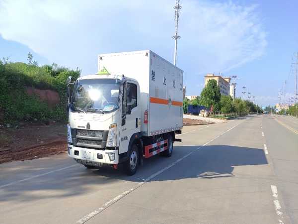 重汽輕卡藍牌雜項廂式運輸車
