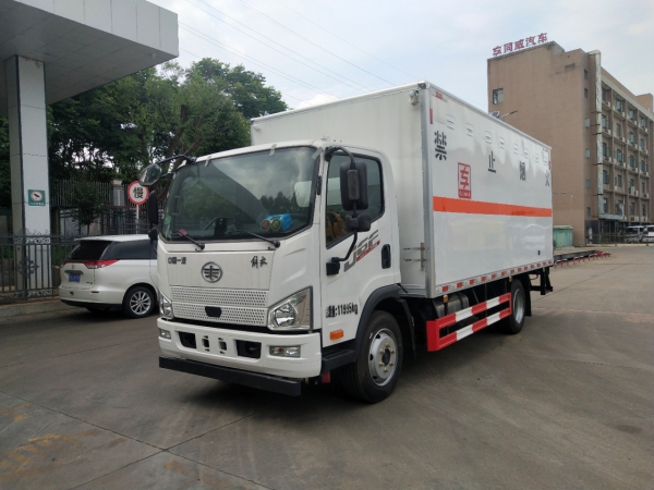 解放J6F爆破器材運輸車（黃牌）