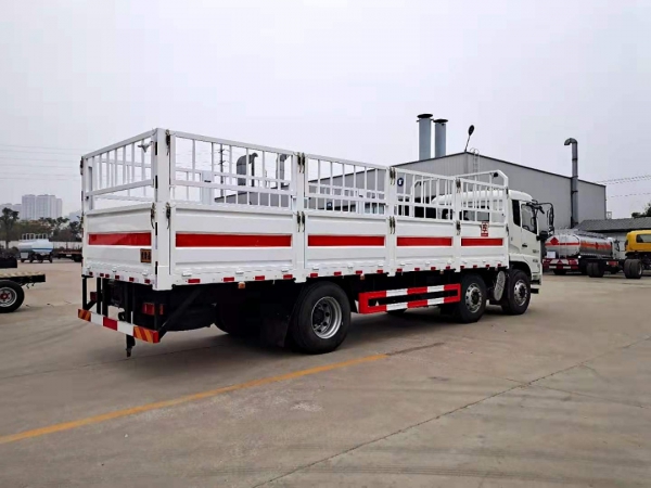東風(fēng)天錦小三軸氣瓶運(yùn)輸車