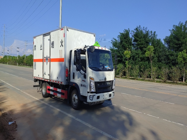 重汽輕卡藍牌雜項廂式運輸車