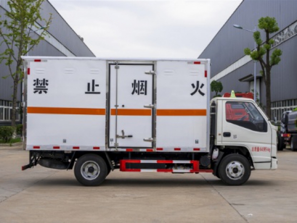 江鈴順達爆破器材廂式運輸車