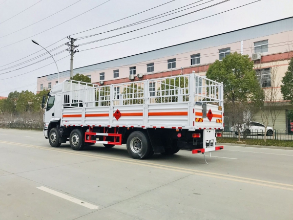 國(guó)六柳汽三軸2類(lèi)氣瓶